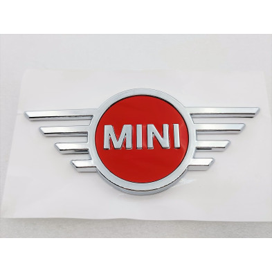 EMBLEMA TRASERO MINI F55 F56 F57 PLATA FONDO ROJO OEM: 51142465242