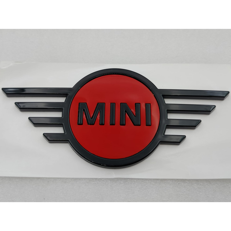 EMBLEMA DELANTERO MINI F55 F56 F57 NEGRO/ROJO OEM: 51142465241