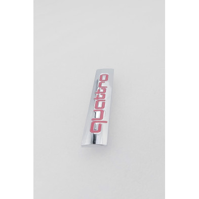 EMBLEMA DE PARRILLA AUDI QUATTRO ROJO