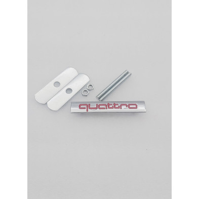 EMBLEMA DE PARRILLA AUDI QUATTRO ROJO