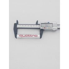 EMBLEMA DE PARRILLA AUDI QUATTRO ROJO
