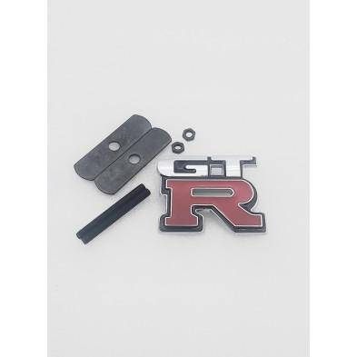EMBLEMA DE PARRILLA NISSAN GTR