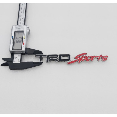 EMBLEMA DE PARRILLA TOYOTA TRD SPORTS NEGRO Y ROJO
