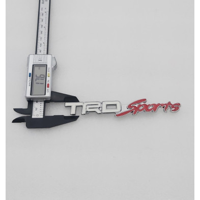 EMBLEMA DE PARRILLA TOYOTA TRD SPORTS BLANCO Y ROJO