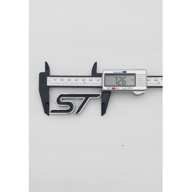 EMBLEMA DE PARRILLA FORD ST NEGRO