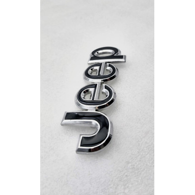 EMBLEMA DE PARRILLA JEEP NEGRO