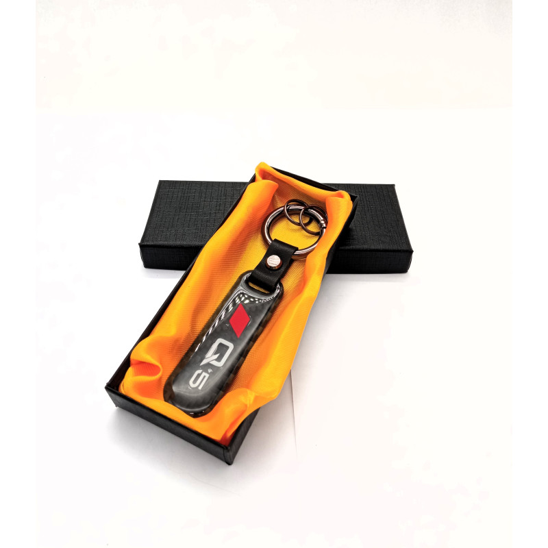 LLAVERO DE CARBONO CON LOGO AUDI Q5 Perfecto para regalo!