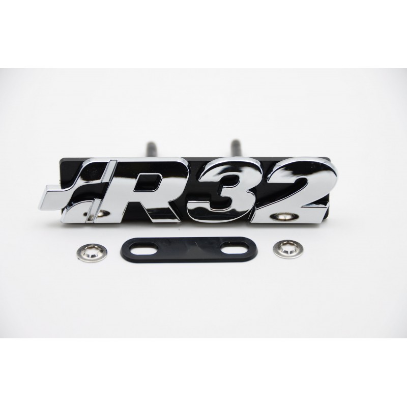 R32