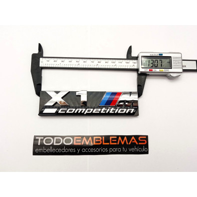 EMBLEMA PARRILLA BMW X1 COMPETITION PLATA