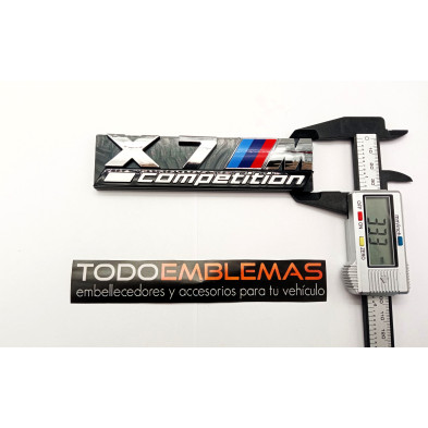 EMBLEMA PARRILLA BMW X7 COMPETITION PLATA