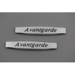 2 EMBLEMAS LATERALES MERCEDES BENZ AVANTGARDE