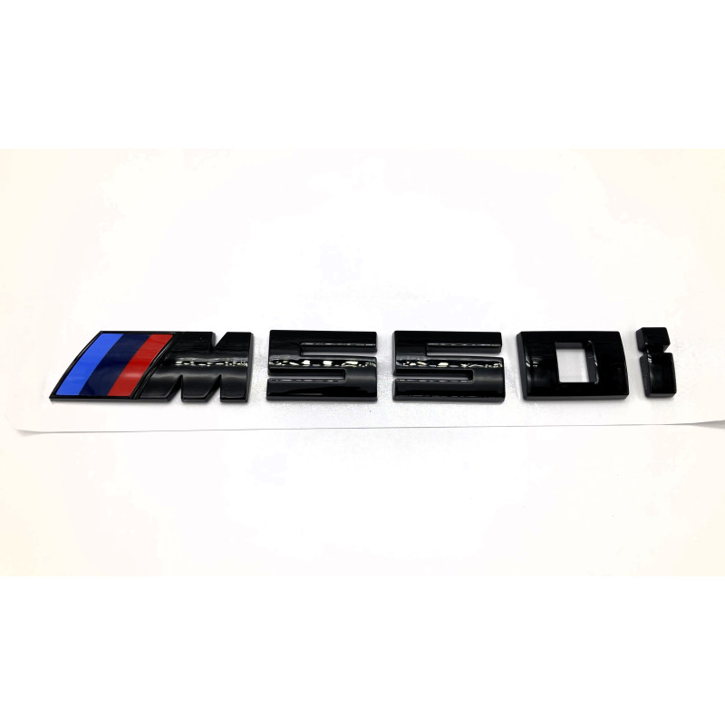 EMBLEMA TRASERO BMW M550i NEGRO BRILLO
