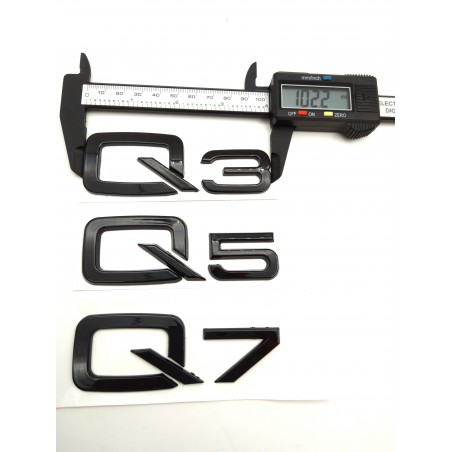 EMBLEMA TRASERO AUDI Q5 NEGRO