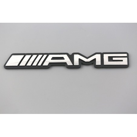 EMBLEMA TRASERO LETRAS MERCEDES-BENZ AMG PLATA FONDO NEGRO