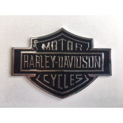PLACA EMBLEMA HARLEY DAVIDSON PLATA 57mm x 45mm