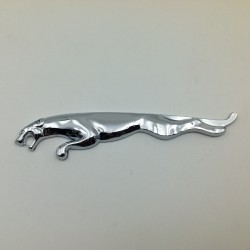 Emblema trasero logo jaguar