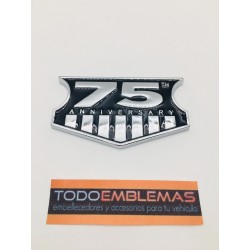 EMBLEMA METÁLICO 75 ANIVERSARY 10 x 6 cm