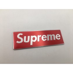 EMBLEMA SUPEREME ALUMINIO en COLOR ROJO