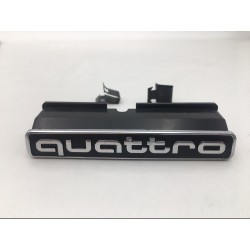 EMBLEMA DE PARRILLA AUDI QUATTRO Q3