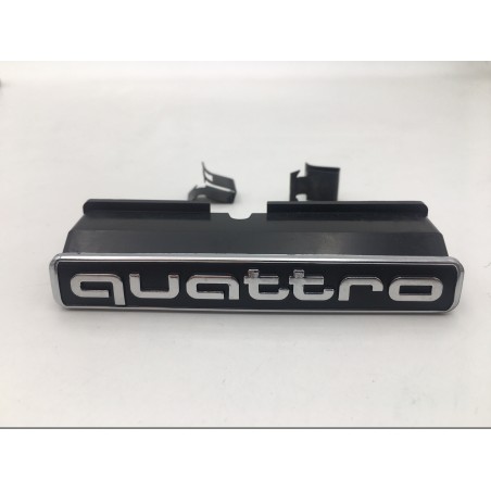 EMBLEMA DE PARRILLA AUDI QUATTRO Q3