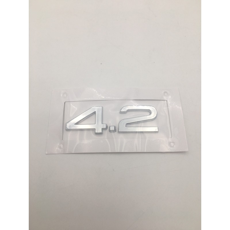 EMBLEMA LATERAL o TRASERO AUDI 4.2