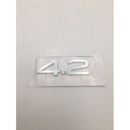 EMBLEMA LATERAL o TRASERO AUDI 4.2
