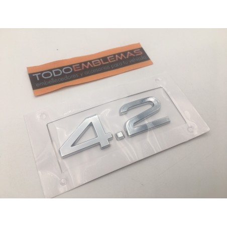 EMBLEMA LATERAL o TRASERO AUDI 4.2