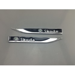 Emblemas laterales skoda negro