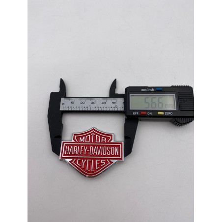 PLACA EMBLEMA HARLEY DAVIDSON ROJO 57mm x 45mm