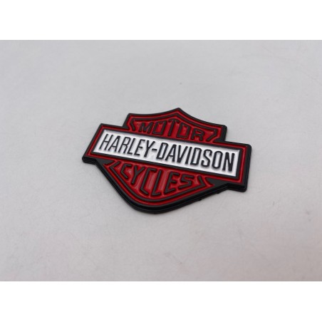 PLACA EMBLEMA HARLEY DAVIDSON ROJO Y BLANCO 57mm x 45mm