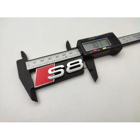 EMBLEMA DE PARRILLA AUDI S8 PLATA