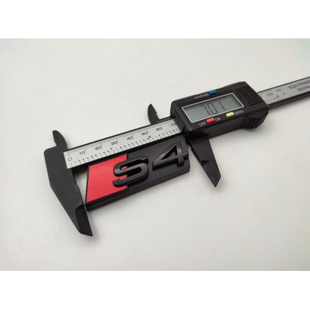 EMBLEMA DE PARRILLA AUDI S4 NEGRO