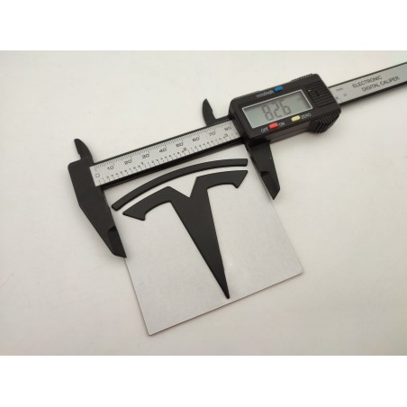 EMBLEMA TESLA NEGRO