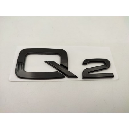 EMBLEMA TRASERO AUDI Q2 NEGRO