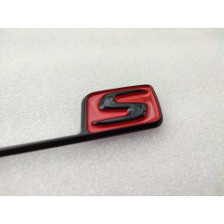 Emblema mercedes s rojo y negro special edicion