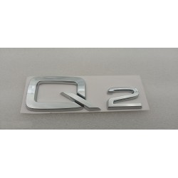 Emblema trasero Audi Q2 cromado