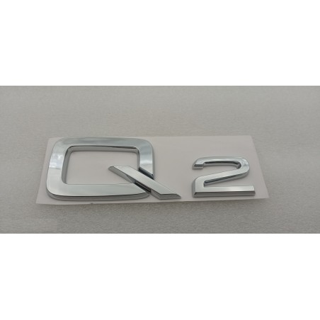 Emblema trasero Audi Q2 cromado