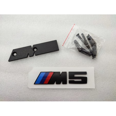 EMBLEMA PARRILLA BMW M5 COLOR NEGRO