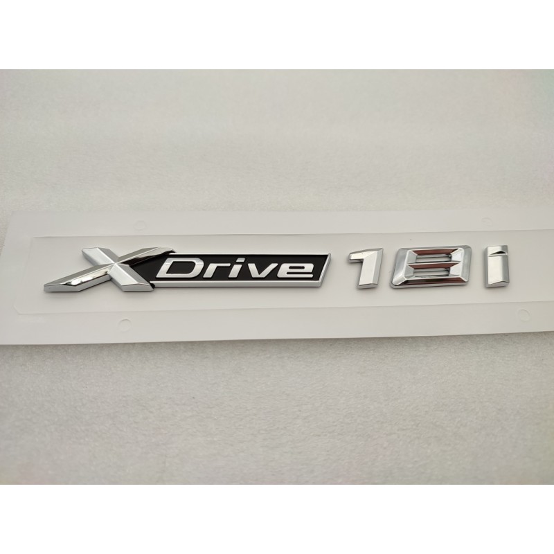 Emblema letras bmw xdrive 18i