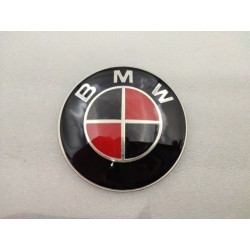 CHAPA ADHESIVA BMW ROJO Y NEGRO CARBONO 78MM