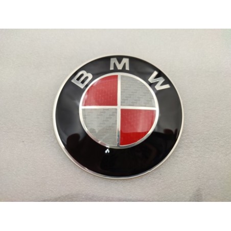 CHAPA ADHESIVA BMW ROJO Y PLATA CARBONO 78MM