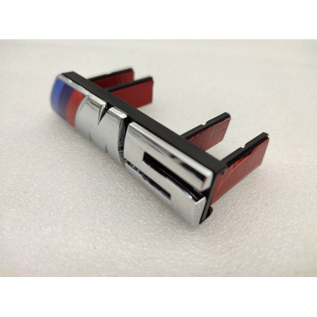 EMBLEMA PARRILLA BMW M5 PLATA MODELO NUEVO