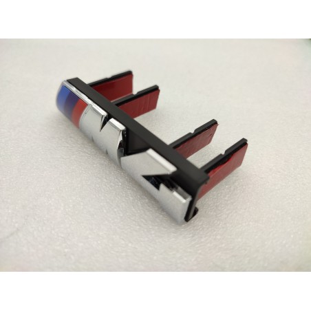 EMBLEMA PARRILLA BMW M4 PLATA MODELO NUEVO