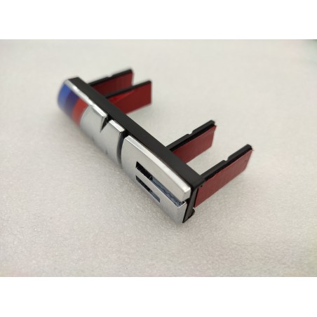 EMBLEMA PARRILLA BMW M6 PLATA MODELO NUEVO